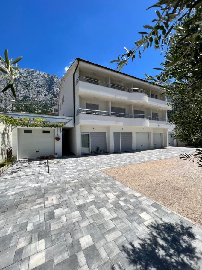 Apartments Fiona - away from city crowds, Makarska – Updated 2024